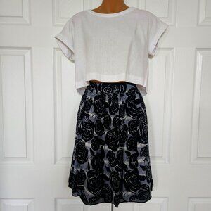 BANANA REPUBLIC WOMENS SKIRT SZ 4 BLACK AND GREY   ROSES SILK AND COTTON